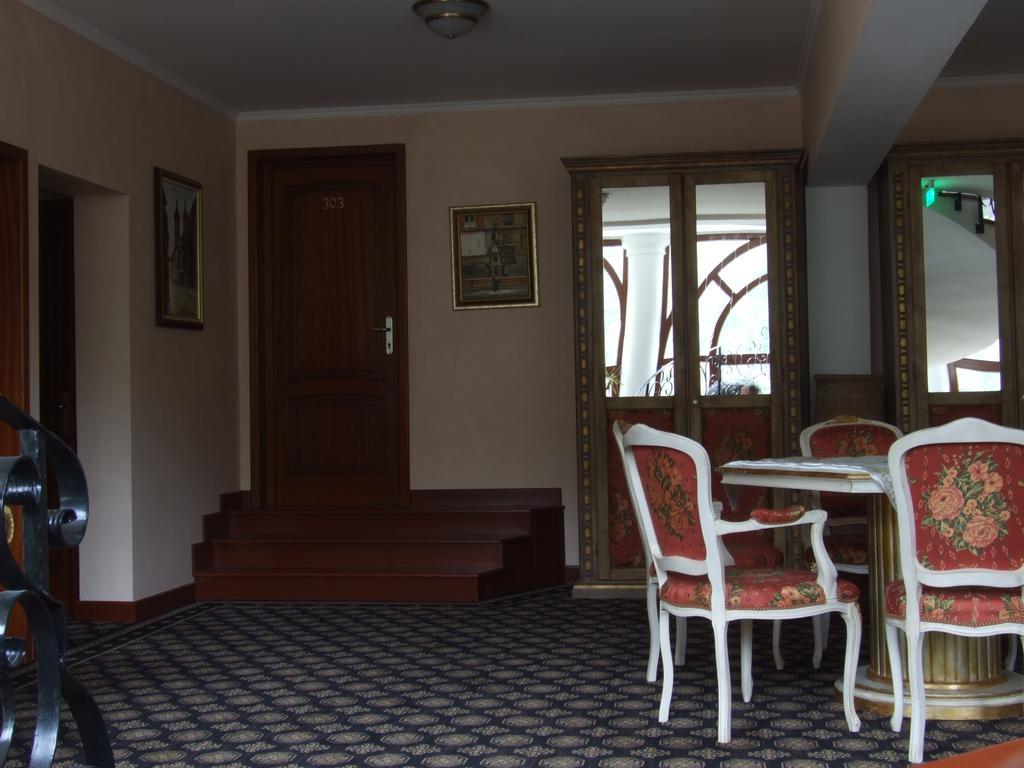 Hotel Royal Zalău Exterior foto